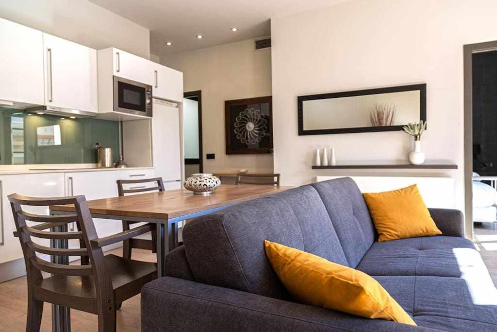 Inspired By Enjoyapartments Barcelona Bilik gambar