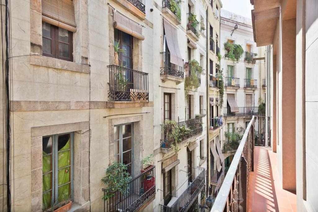 Inspired By Enjoyapartments Barcelona Bilik gambar