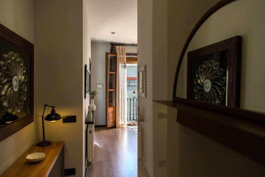Inspired By Enjoyapartments Barcelona Bilik gambar