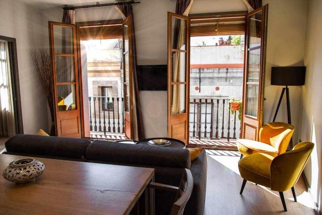 Inspired By Enjoyapartments Barcelona Bilik gambar