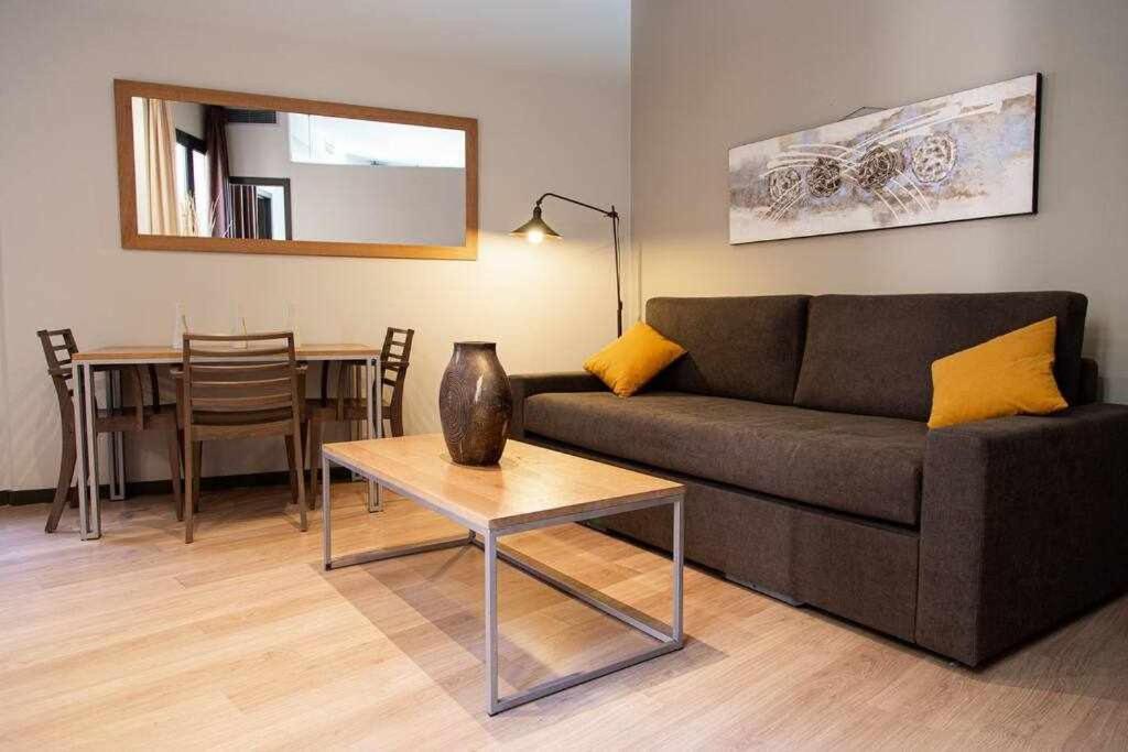 Inspired By Enjoyapartments Barcelona Bilik gambar
