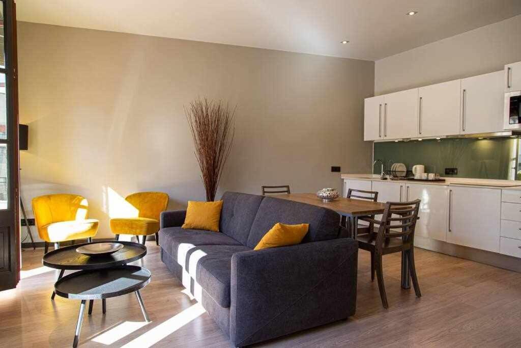 Inspired By Enjoyapartments Barcelona Bilik gambar